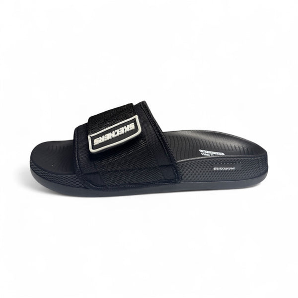 Hyper Brust Slippers